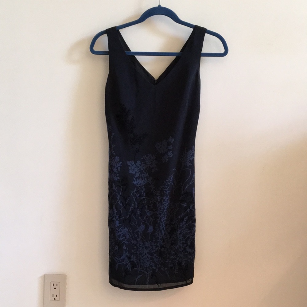 Blue V Neck Dress with a jacquard print ties back